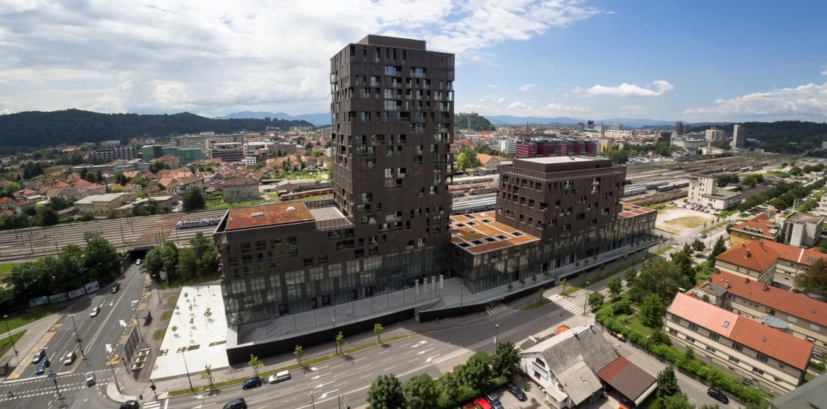 Stanovanjsko-poslovni kompleks Situla